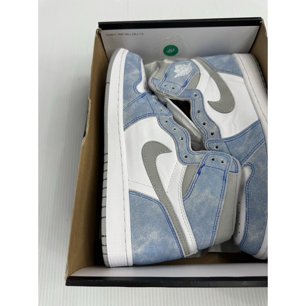 Size 9.5 - Air Jordan 1 Retro High OG Hyper Royal 555088-402 - Picture 10 of 10